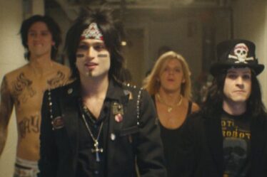 'The Dirt': Mötley Crüe en la Pantalla y en la Realidad